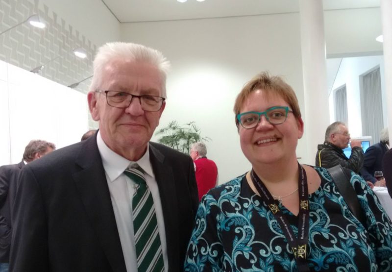 Nadine Strauß mit Ministerpräsident Winfried Kretschmann